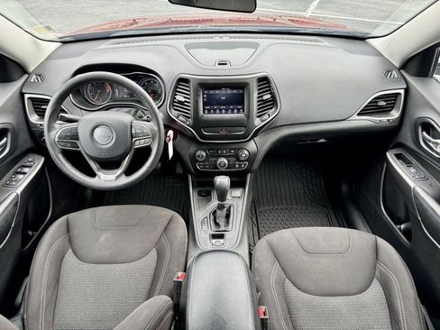 Used 2019 Jeep Cherokee Latitude w/ Popular Appearance Group image 24