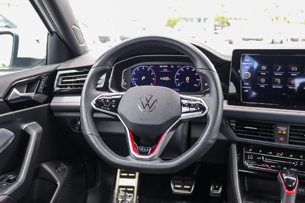 Used 2025 Volkswagen Jetta GLI Autobahn FWD image 15