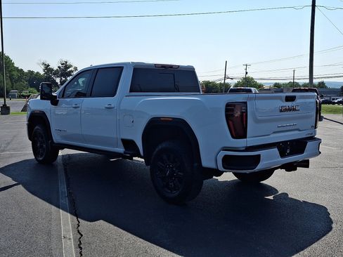 Used 2025 GMC Sierra 2500 AT4 w/ AT4 Premium Plus Package AWD/4WD image 4