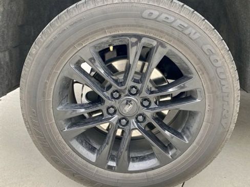 Used 2024 Ford Expedition XLT image 9