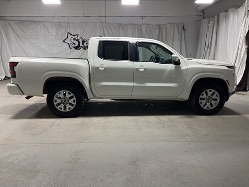 Used 2022 Nissan Frontier SV AWD/4WD image 8