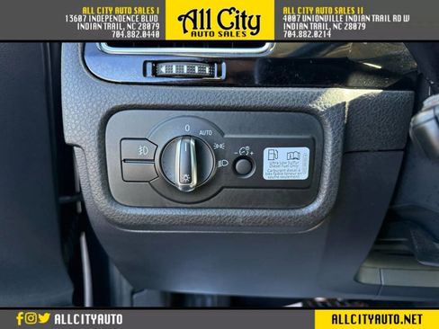 Used 2016 Volkswagen Touareg Sport image 23