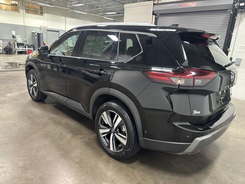 Used 2026 Nissan Rogue SL AWD/4WD image 5