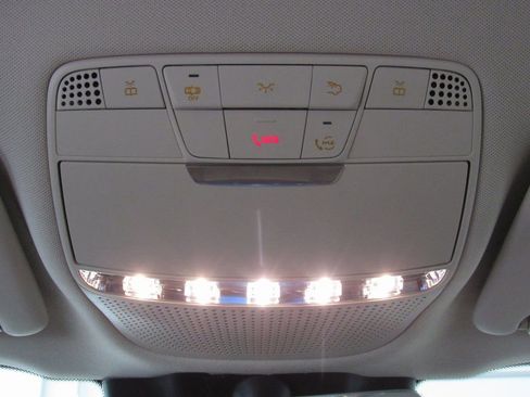 Certified 2022 Mercedes-Benz GLC 300 GLC 300 w/ Premium Package Lite image 28