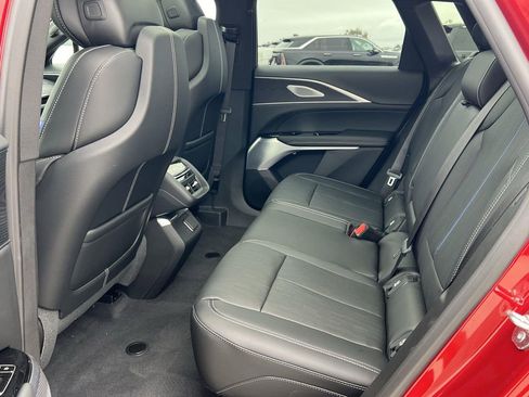 New 2026 Cadillac Lyriq V image 28