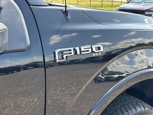 Used 2019 Ford F150 XLT w/ Equipment Group 302A Luxury AWD/4WD image 11