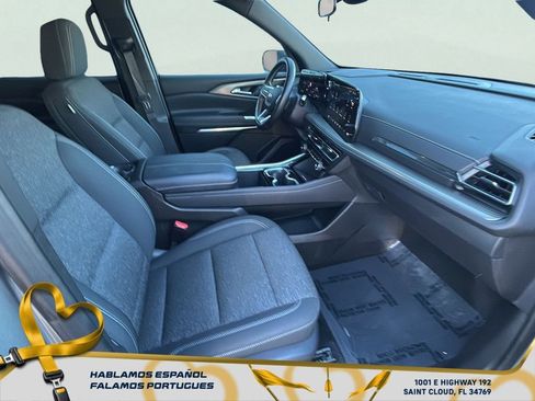 Certified 2025 Chevrolet Traverse LT image 36