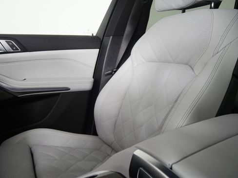 Used 2026 BMW X5 sDrive40i w/ M Sport Package image 26