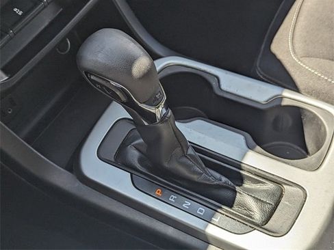 Used 2022 Chevrolet Colorado LT w/ LT Convenience Package image 21