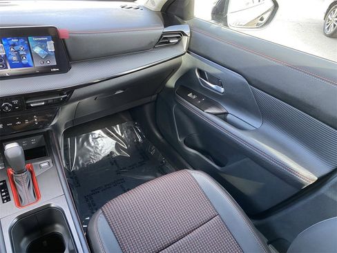 New 2026 Nissan Kicks SR FWD image 19