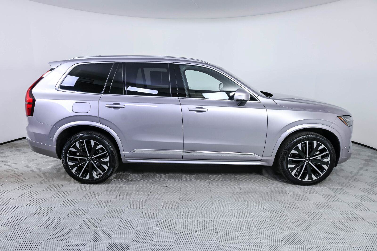 Certified 2026 Volvo XC90 B6 Plus AWD/4WD image 27