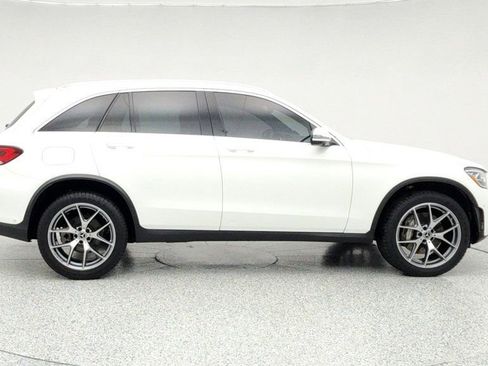 Used 2022 Mercedes-Benz GLC 300 GLC 300 4MATIC SUV with AMG Li image 4