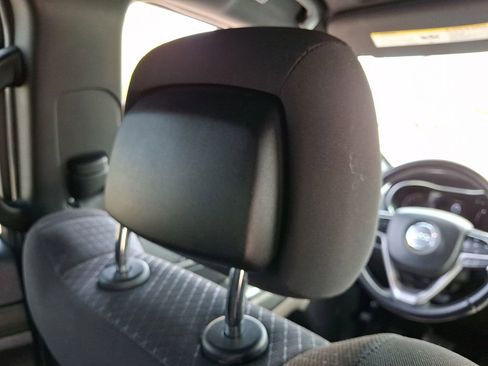 Used 2021 Jeep Grand Cherokee Laredo AWD/4WD image 14