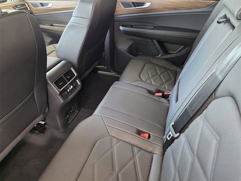 New 2026 Volkswagen Atlas SE image 19