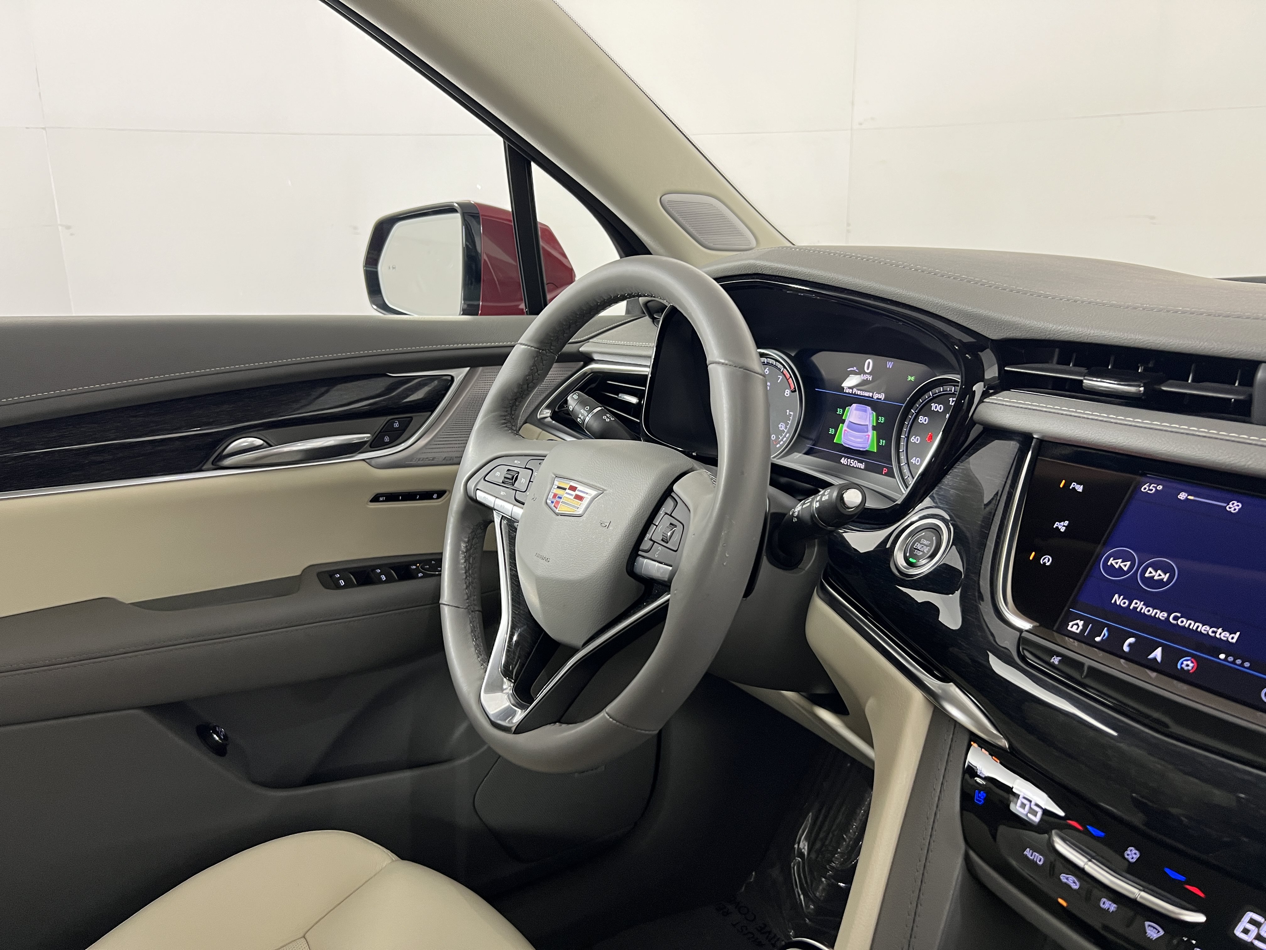 Used 2024 Cadillac XT6 Premium Luxury w/ Technology Package FWD image 10