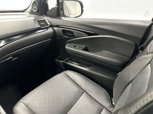 Used 2023 Honda Passport Elite image 13