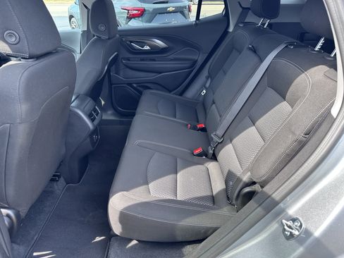 Used 2024 GMC Terrain SLE image 12