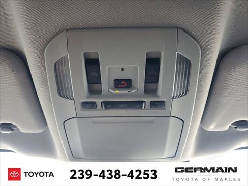 Certified 2024 Toyota Highlander Platinum FWD image 34