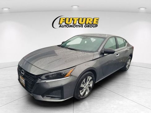 Certified 2025 Nissan Altima 2.5 S FWD image 2