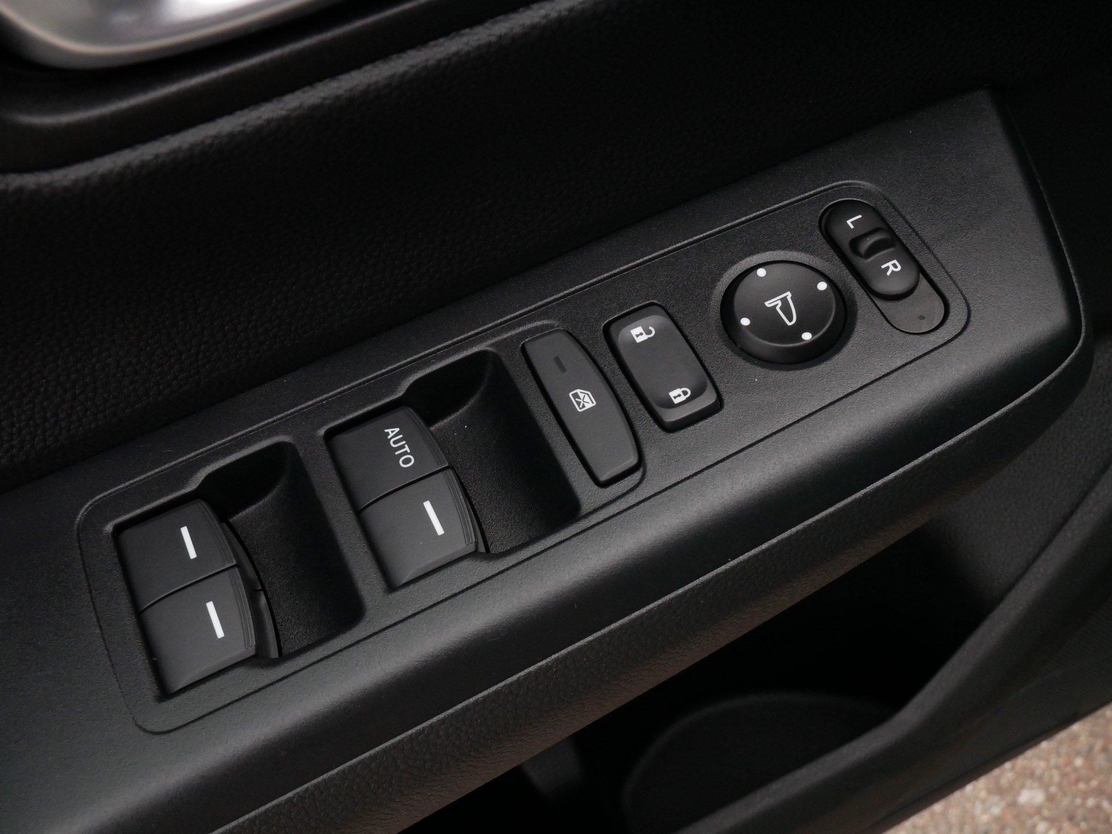 Used 2024 Honda CR-V LX image 19