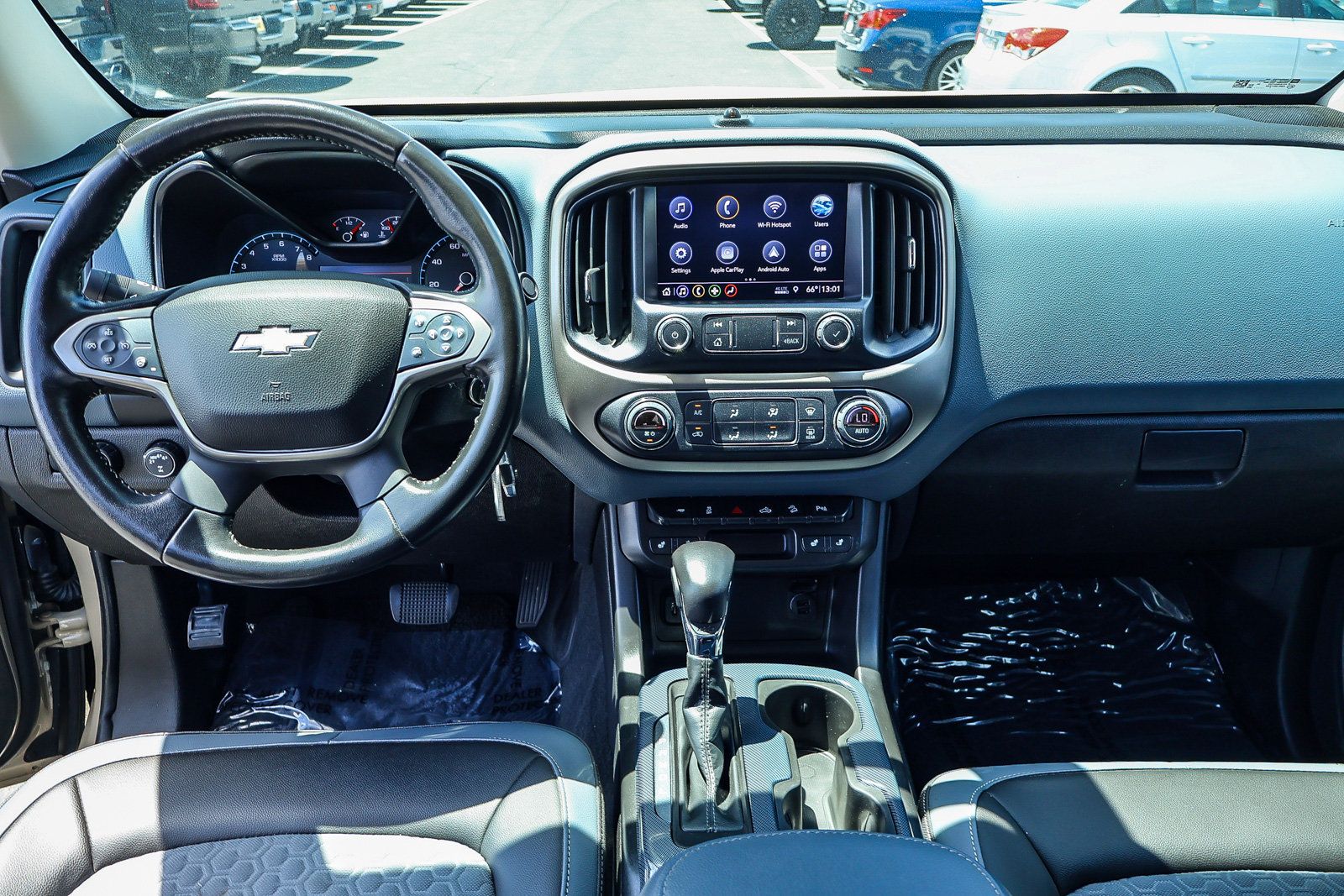 Used 2022 Chevrolet Colorado Z71 AWD/4WD image 7
