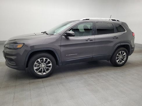 Used 2019 Jeep Cherokee Latitude Plus AWD/4WD image 2