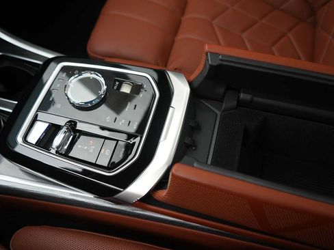 Used 2024 BMW 760i xDrive w/ Executive Package AWD/4WD image 24