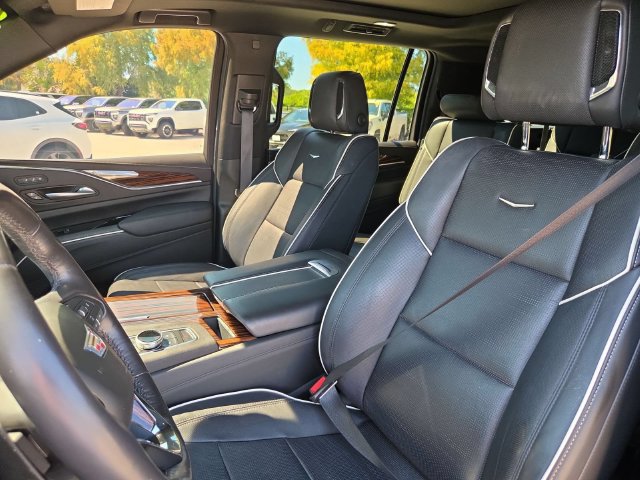 Certified 2022 Cadillac Escalade ESV Premium Luxury AWD/4WD image 21