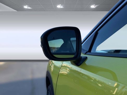 New 2026 Nissan Kicks SR image 19