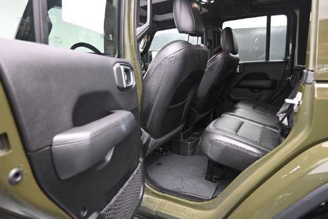 Used 2023 Jeep Wrangler Unlimited Sahara AWD/4WD image 32