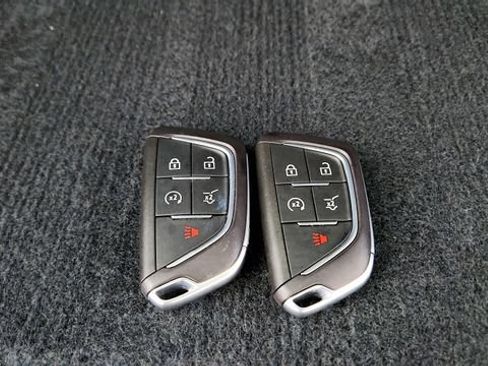 Used 2026 Cadillac Vistiq Platinum w/ LPO, Floor Liner Package AWD/4WD image 89