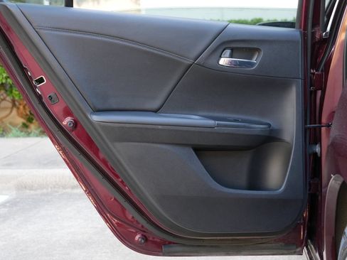 Used 2015 Honda Accord Sport image 39