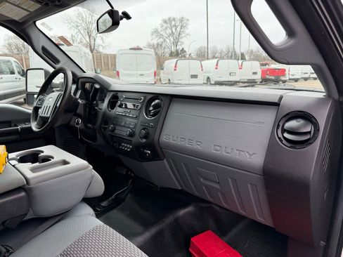 Used 2016 Ford F550 4x4 Regular Cab Super Duty image 6