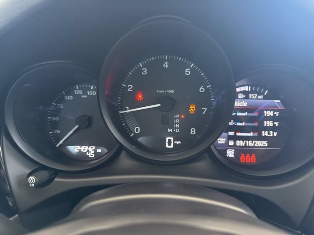 Used 2023 Porsche Macan AWD/4WD image 13