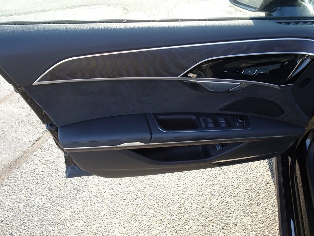 Used 2022 Audi A8 L 3.0T AWD/4WD image 14