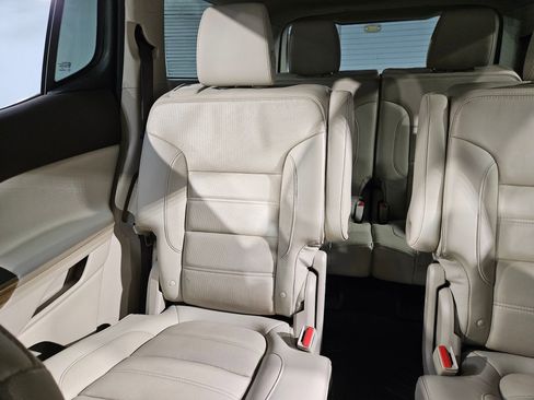 Used 2019 GMC Acadia Denali image 12