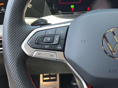 Used 2025 Volkswagen GTI SE FWD image 23