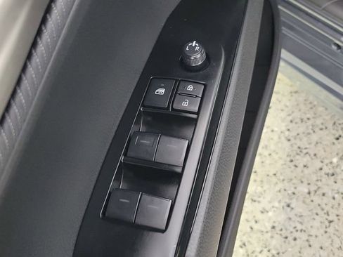 Used 2025 Toyota Camry Hybrid FWD image 22