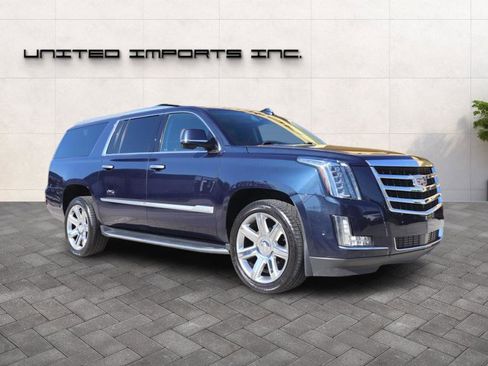 Used 2020 Cadillac Escalade ESV Premium Luxury image 7