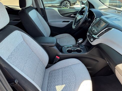Used 2023 Chevrolet Equinox LS w/ LS Convenience Package FWD image 28