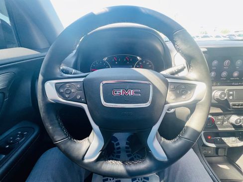 Used 2024 GMC Terrain SLT w/ Infotainment Package II AWD/4WD image 18