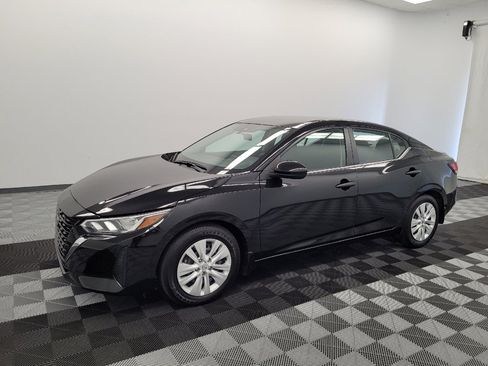Used 2025 Nissan Sentra S FWD image 2