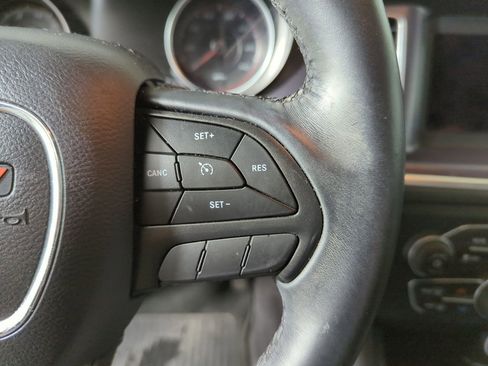 Used 2018 Dodge Charger SXT image 28