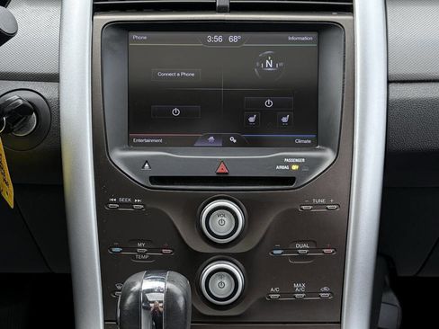 Used 2013 Ford Edge SEL image 29
