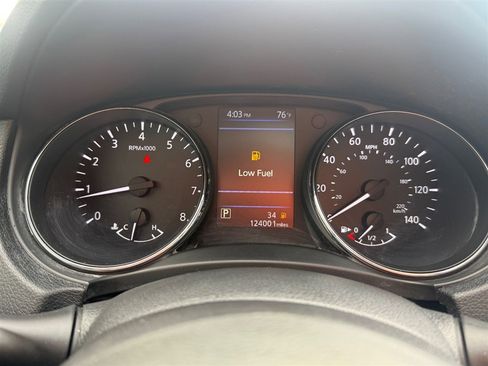 Used 2019 Nissan Rogue SL w/ Premium Package image 16