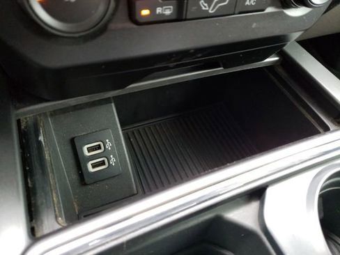 Used 2018 Ford F250 XLT w/ XLT Premium Package image 23