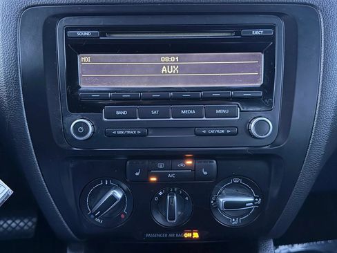 Used 2013 Volkswagen Jetta TDI FWD image 25