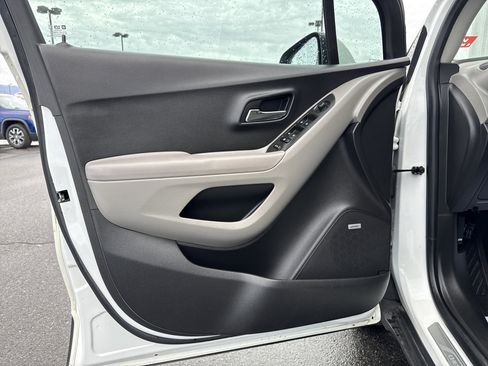 Used 2016 Chevrolet Trax LTZ w/ LPO, Cargo Package image 8