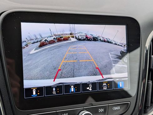 Used 2022 Chevrolet Equinox RS w/ RS Leather Package image 27