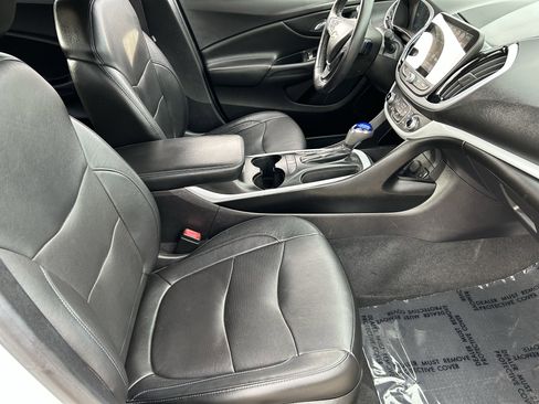 Used 2017 Chevrolet Volt LT w/ Comfort Package image 10